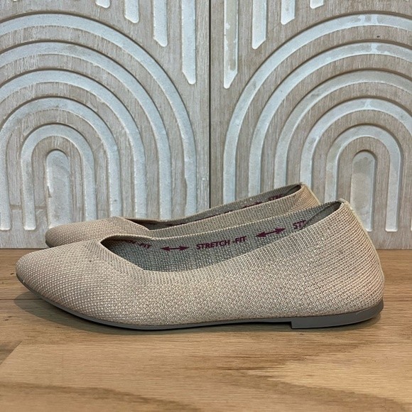 Skechers Cleo Flat Shoe - Picture 3 of 8
